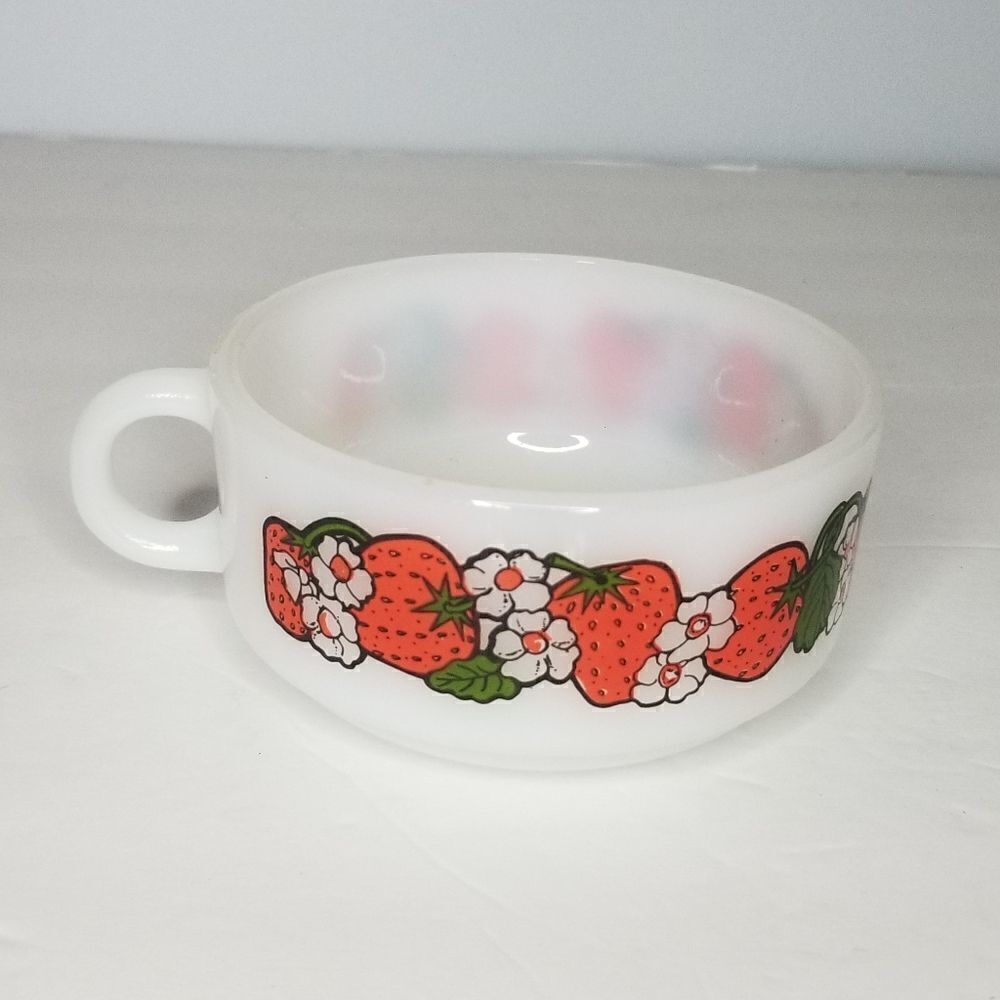 Glass bake USA made handled bowl with strawberries detail